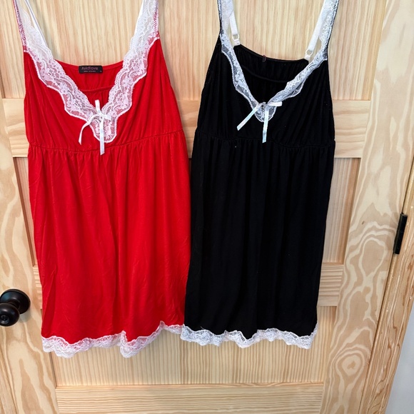 Pretty pair of night dresses - Picture 1 of 3